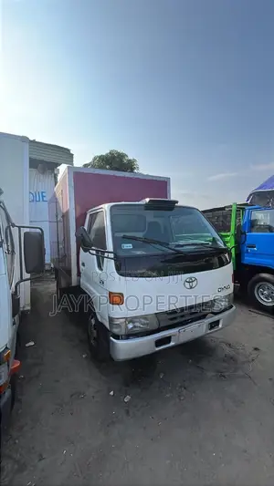 Toyota Dyna Akwatin Jirgin Kasa (2002)