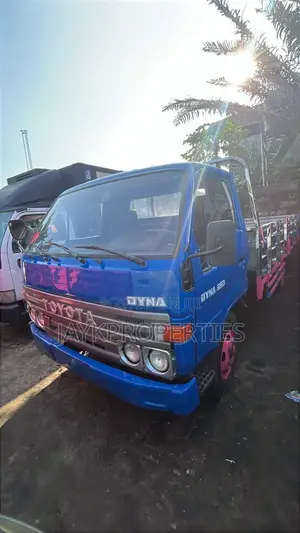 Toyota Dyna 350 Truck