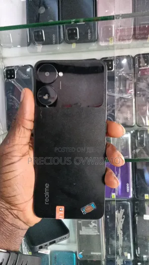 Realme V30 128GB Baki