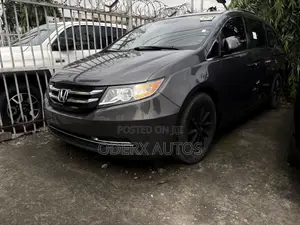 Honda Odyssey Touring Elite Minivan 2014
