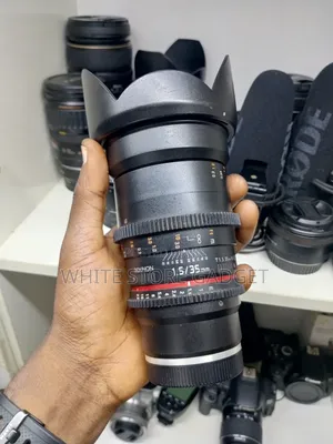 Rokinon 35mm f/1.5 don Sony E-Mount