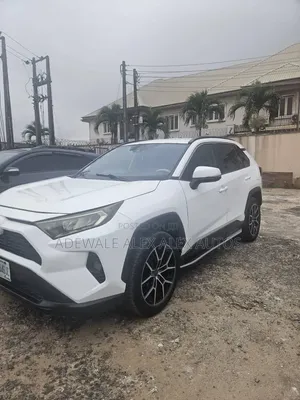 Toyota RAV4 2020 Fari