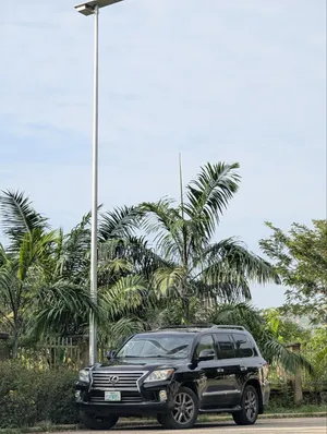 Lexus LX 570 AWD 2013 Baƙi