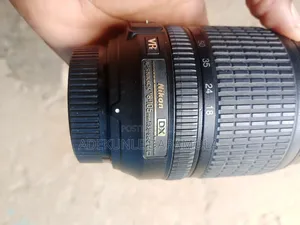 Nikon AF-S DX NIKKOR 18-105mm f/3.5-5.6G ED VR Lens