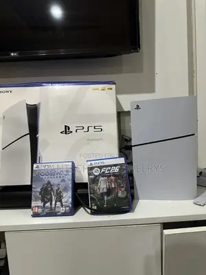 Sony PlayStation 5 Slim, Europe Version, 2 Controllers, Games
