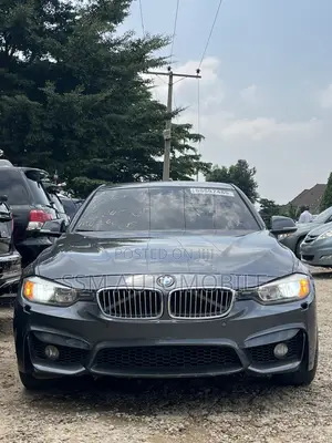 BMW 320i Sedan RWD 2013 Gray