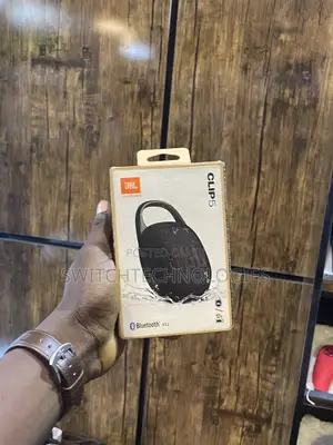 JBL Clip 5 Mai ɗaukar Hannu Mai Haɗa Bluetooth (A Bukɗe Akwatin)