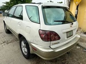 Lexus RX 300 2001 Fari
