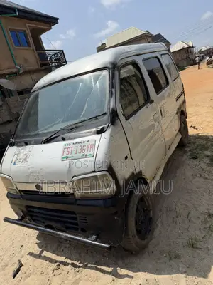 Suzuki APV Minibus 1992 Fari