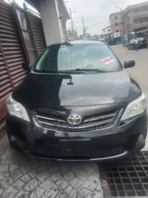 Toyota Corolla LE Sedan 2012