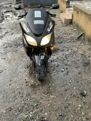 Honda Forza 2008 Scooter - Baki