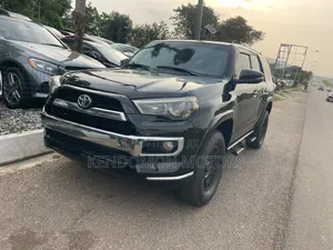 Toyota 4-Runner SR5 4x2 2018 Black