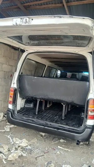 Toyota HiAce 2012 White