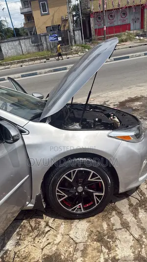 Toyota Avalon XLE Premium Sedan ta 2015