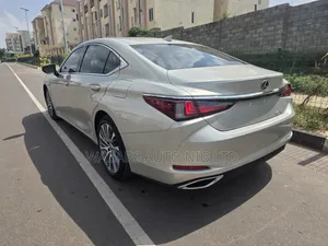 Lexus ES 350 2020 Zinare - Direct Tokunbo