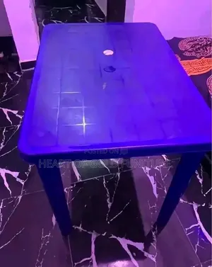 Teburin Filastik Mai launin Shuɗi Mai Amfani