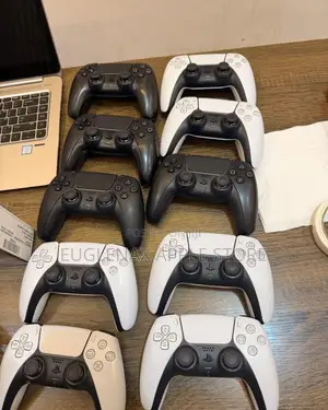 Original PS5 Pad da aka yi amfani da shi a UK
