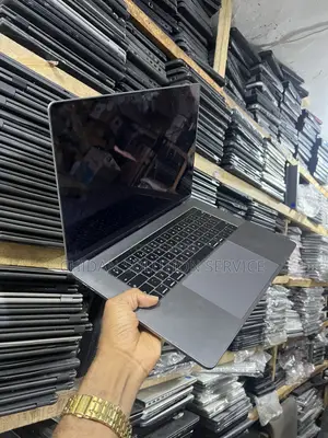 Apple MacBook Pro 2019 15" 32GB RAM Intel Core i7 512GB