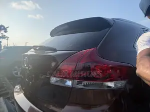 Toyota Venza XLE 2012 Brown