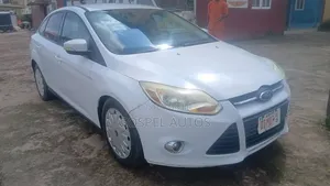 Ford Focus 2012 Fari