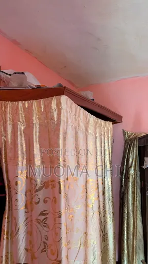 Wall Hanger Mai Amfani