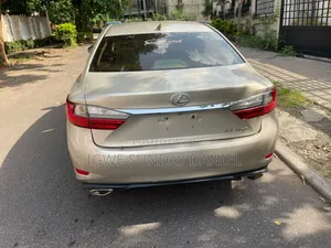 Lexus ES 350 2016 Zinariya