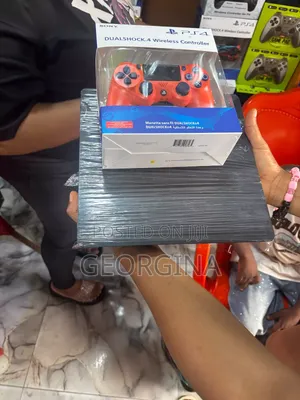 Amfani da PlayStation 4 Slim Console