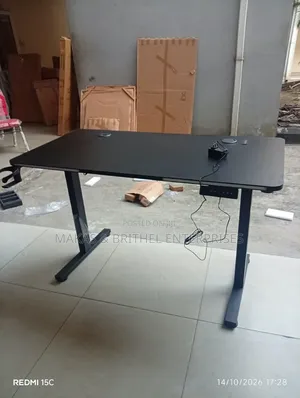 Masanin Ofis na Lantarki Mai Girma tare da Hasken LED (1.2m)