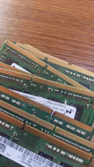 Samsung 4GB DDR4 Ram Stick (Na Kadan)