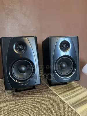 Behringer Masu Magana na Studio (Na Biyu)