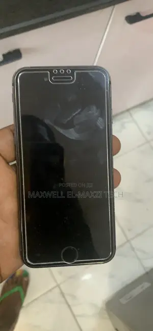 Apple iPhone 8 64GB Baki