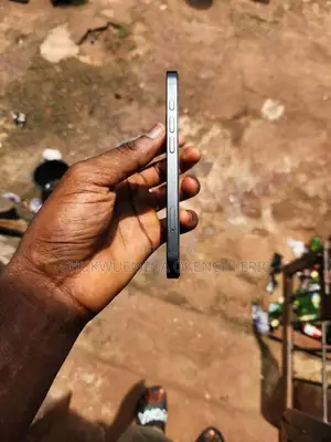 New Apple iPhone 16e 128GB Black