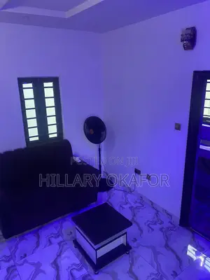 Sabon Gida Karamin Falo don Saka na Kwana a Rumuigbo