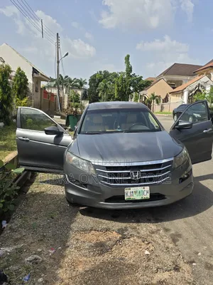 Honda Crosstour 2011 Grey