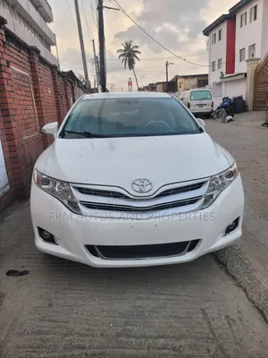 Toyota Venza 2013 Fari
