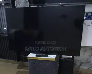 Samsung 50-Inch UHD LED TV (Fuskar Wuta Ta Lalace)