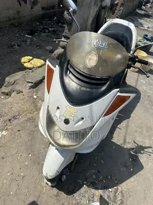 Yamaha Majesty 2022 Scooter - White
