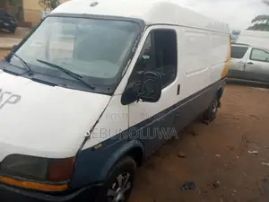 Ford Transit 2000 Bus - White
