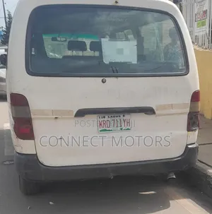 Toyota HiAce 2003 White
