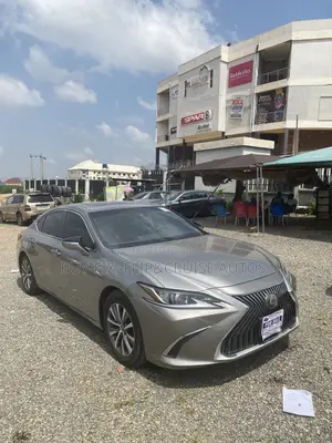 Lexus ES 2019 Grey - Kai Tsaye Daga Belgium