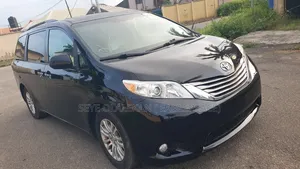 2015 Toyota Sienna XLE Premium Minivan Mai Zama 8