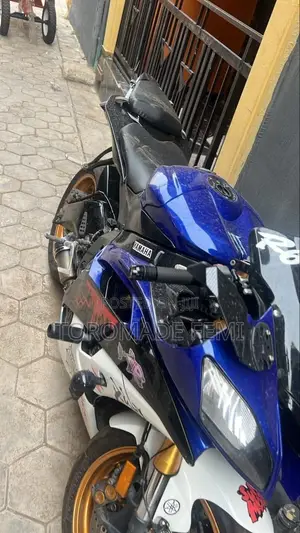 Yamaha R6 2013 Sport Bike - Blue