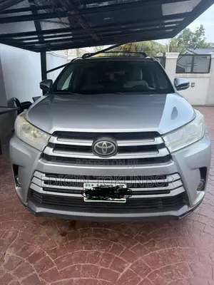 2018 Toyota Highlander LE 4x4 V6 SUV