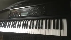 Yamaha PSR-E383 Keyboard