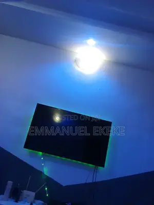 Samsung 43" 4K UHD Smart TV