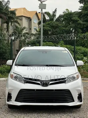 Toyota Sienna LE AWD 2018, Wadda Akawo