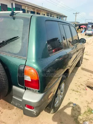 Toyota RAV4 Base FWD 1999 Kore