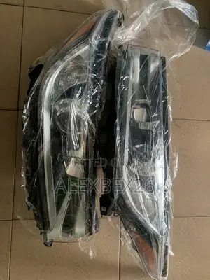 Toyota Highlander 2018 Headlights Set