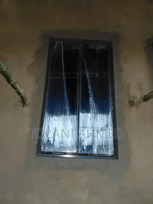 Tushen Gilashi Mara Tsari Tare da Burglar Proof & Insect Screen