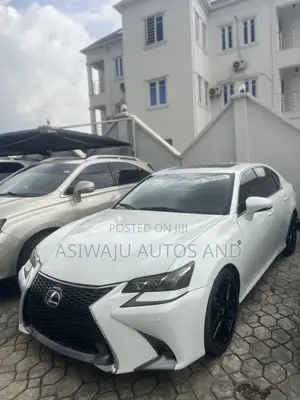 Lexus GS 350 2013 Fari